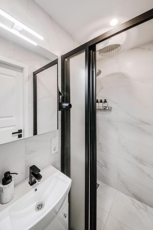 Stylish Apartment In Zverynas فيلنيوس المظهر الخارجي الصورة